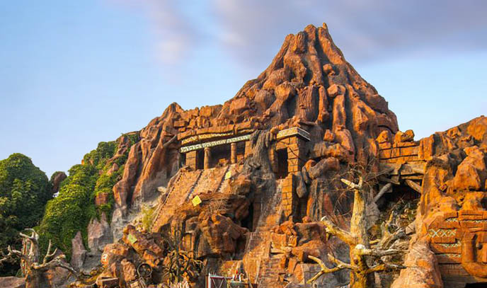 塑石假山多少錢(qián)一平米？塑石假山每平方價(jià)格？