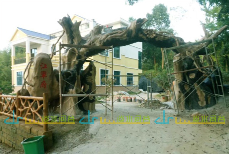 仿真樹廠家北京圣園工程告訴你水泥仿真樹大門的施工細則