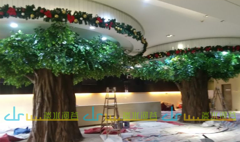 水泥仿真榕樹已經由初的展示型裝飾逐步向實用型改變