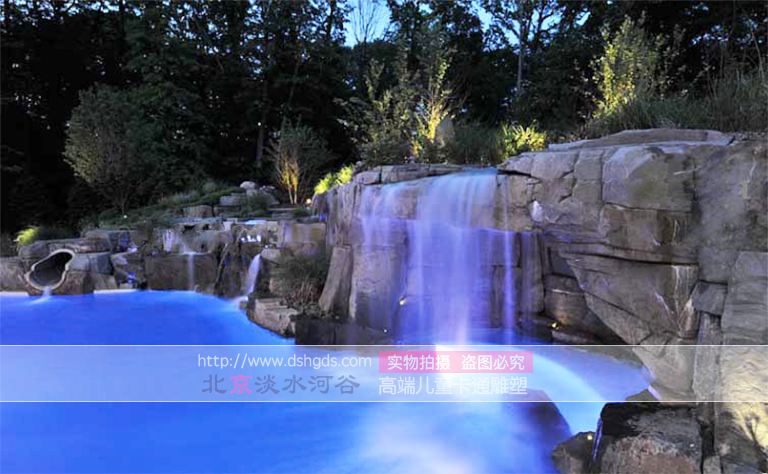 美水泥假山和瀑布的完美結合案例就在北京圣園工程