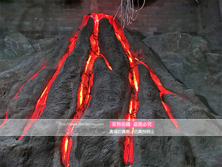 北京圣園工程烏海甘德爾山成吉思汗紀念館仿真火山施工完畢