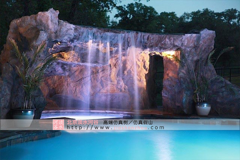 北京圣園工程承接碧水灣溫泉度假村大型塑石假山工程