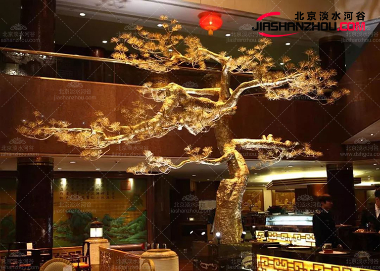 香港麗思卡爾頓酒店的仿真樹景觀雪松和杜松的區別