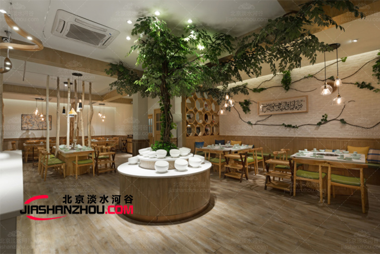 上海海底撈黑橡樹仿真樹實(shí)現(xiàn)把樹搬進(jìn)餐廳別有一番風(fēng)情