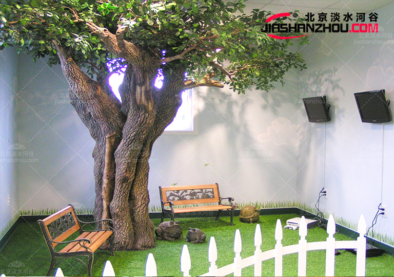 景觀造景中仿真樹(shù)有什么作用？仿真樹(shù)用的什么材料？